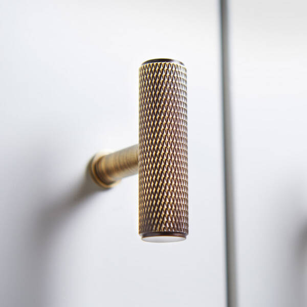 Cabinet Knobs - Quest Hardware