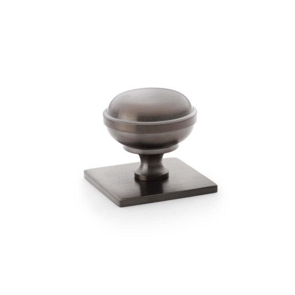 Select Quin Cupboard Knob On Square Plate 34mm