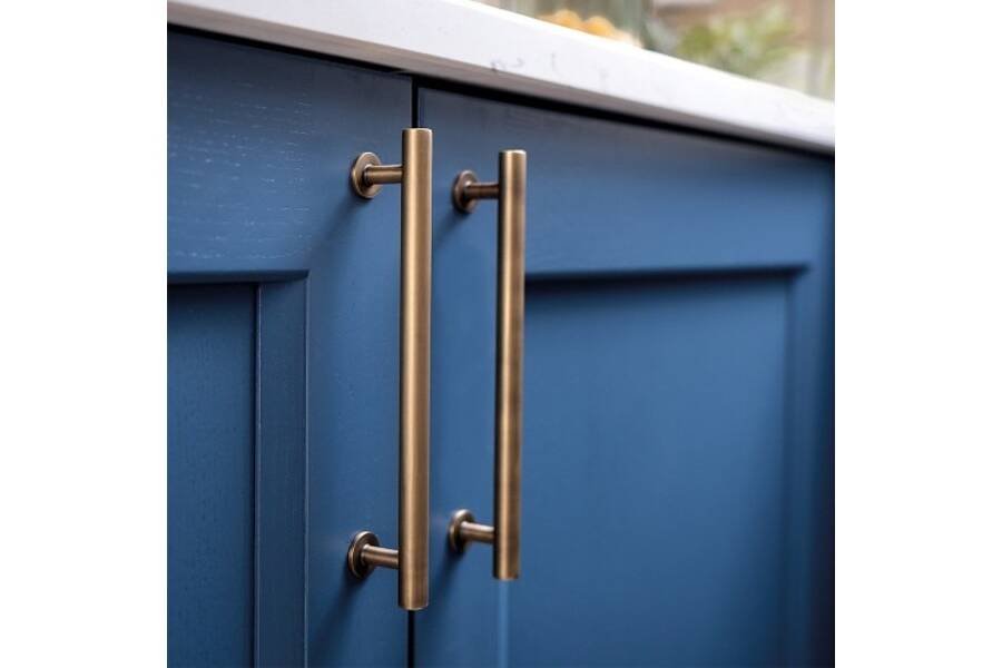 Gold and brass finishes image