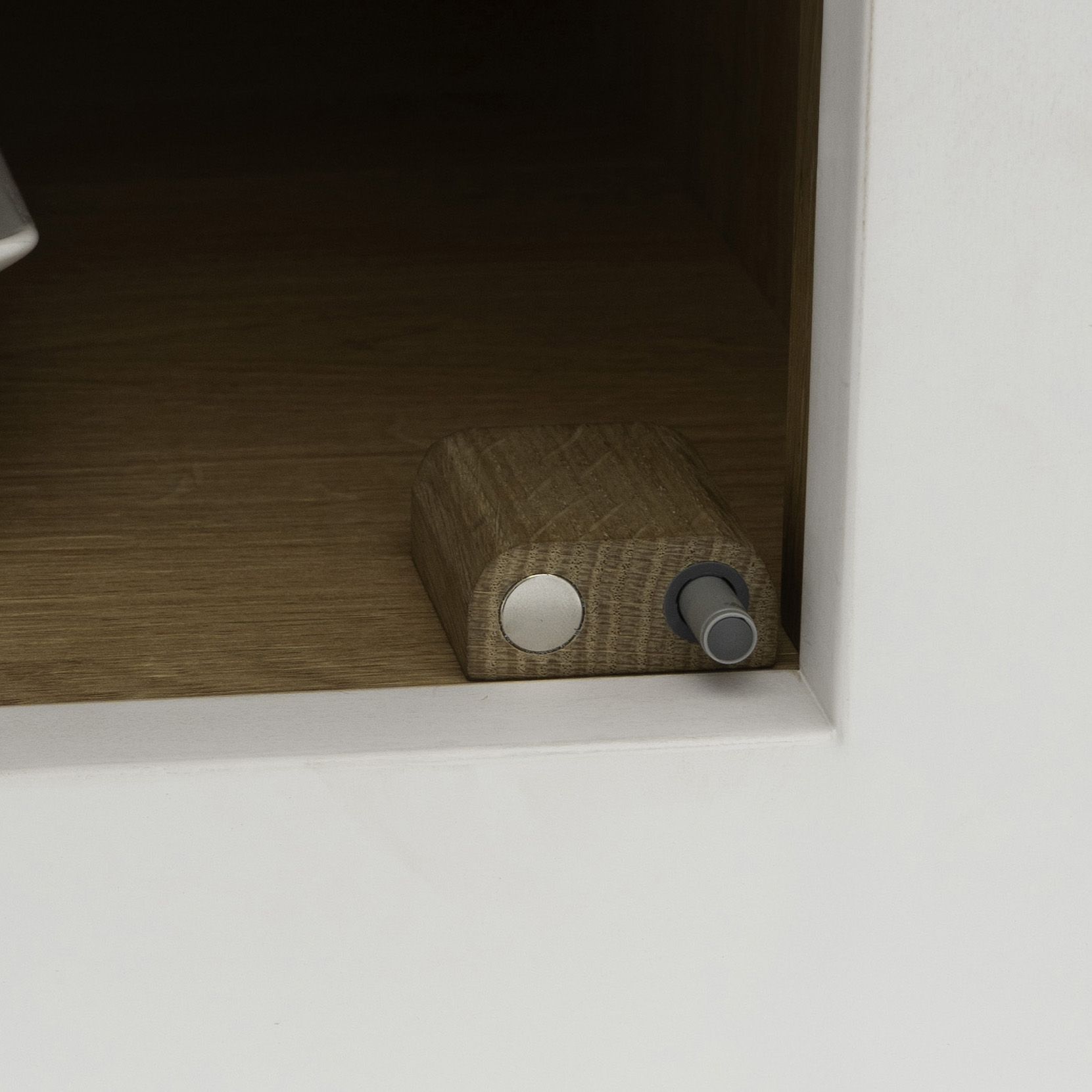 Wooden Magnets lifestyle2